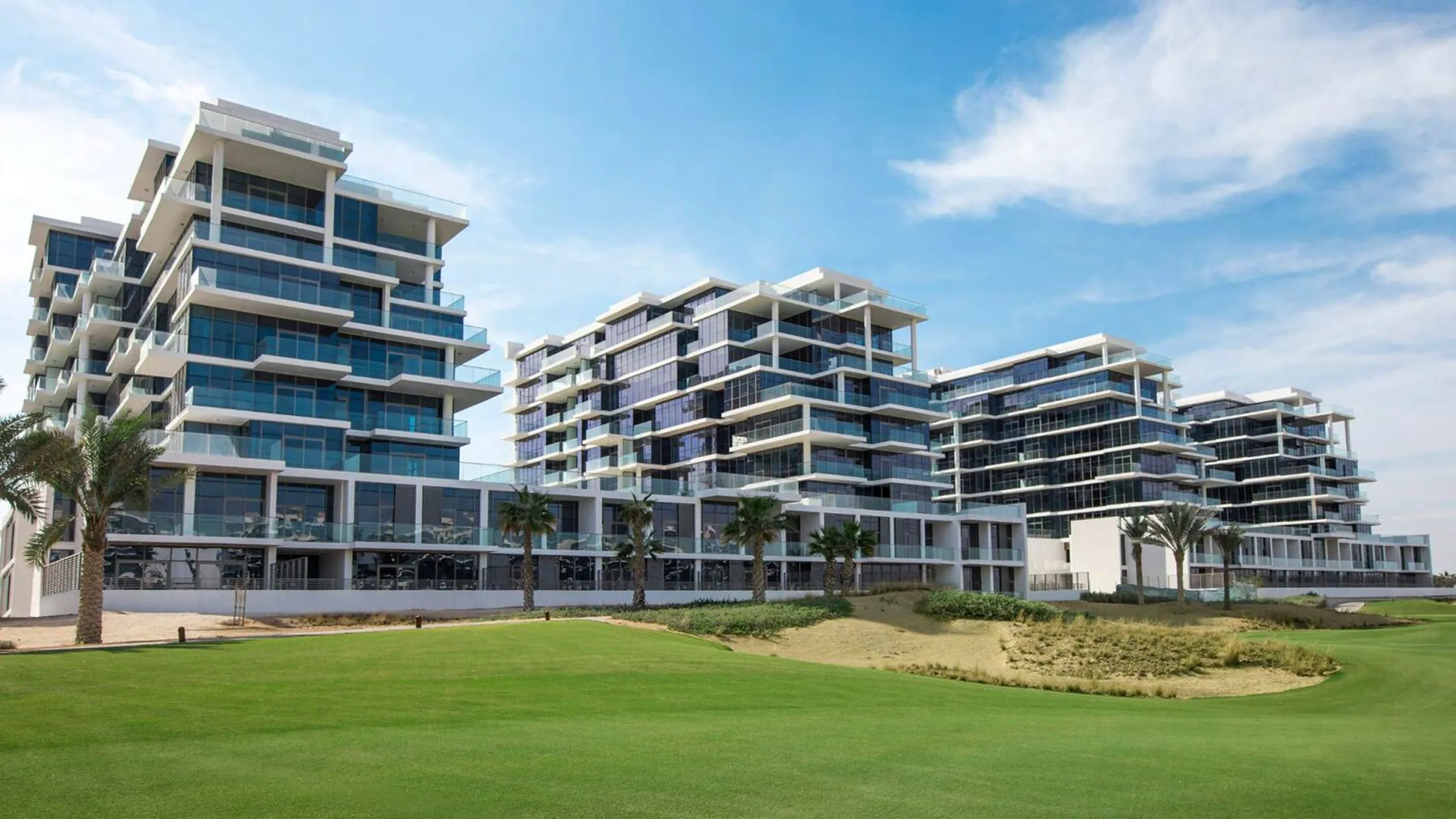 Golf Town: Monolocali DAMAC a Damac Hills