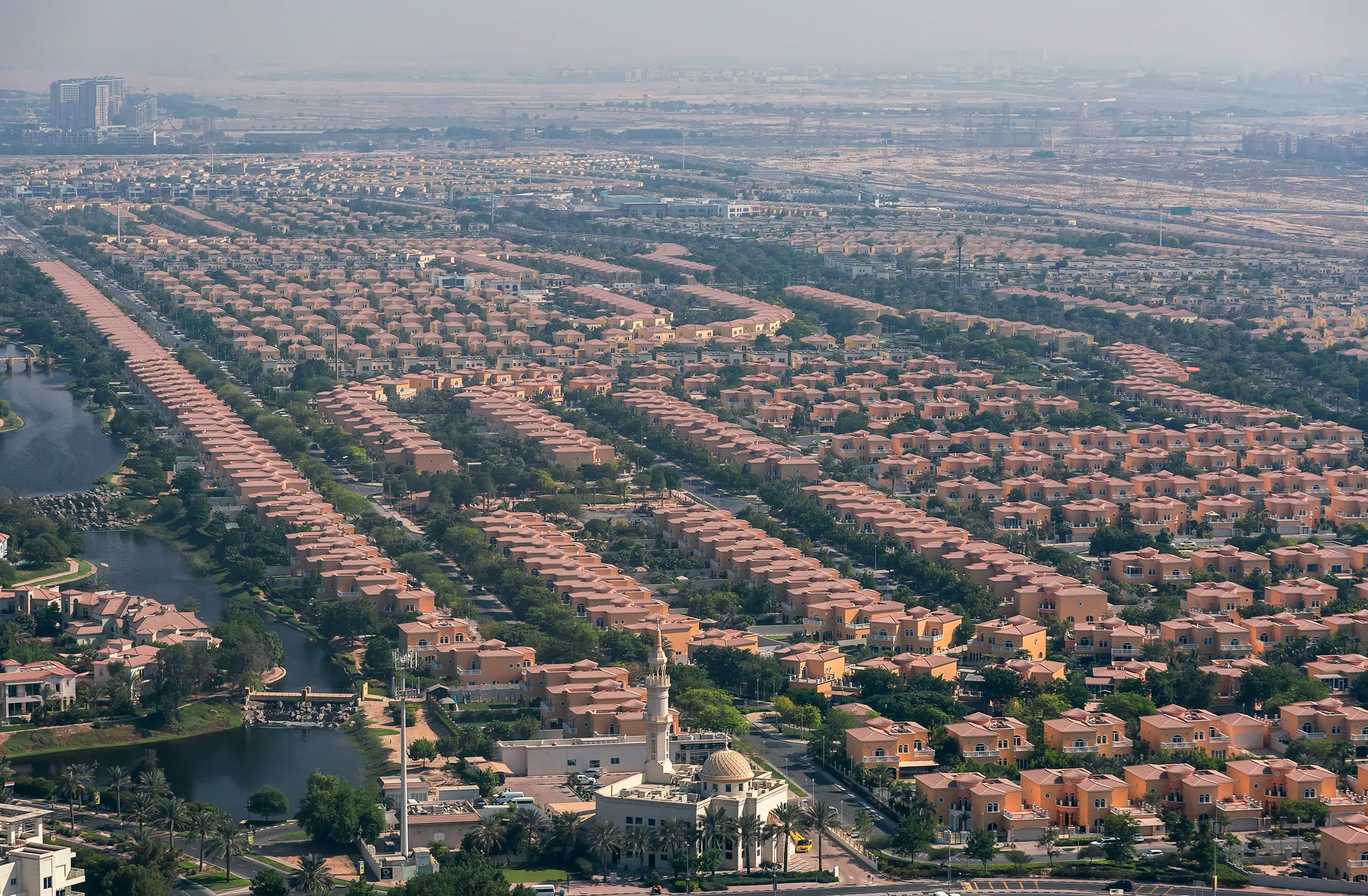 Jumeirah Park: Családi Villák és Zöld Területek Útmutató