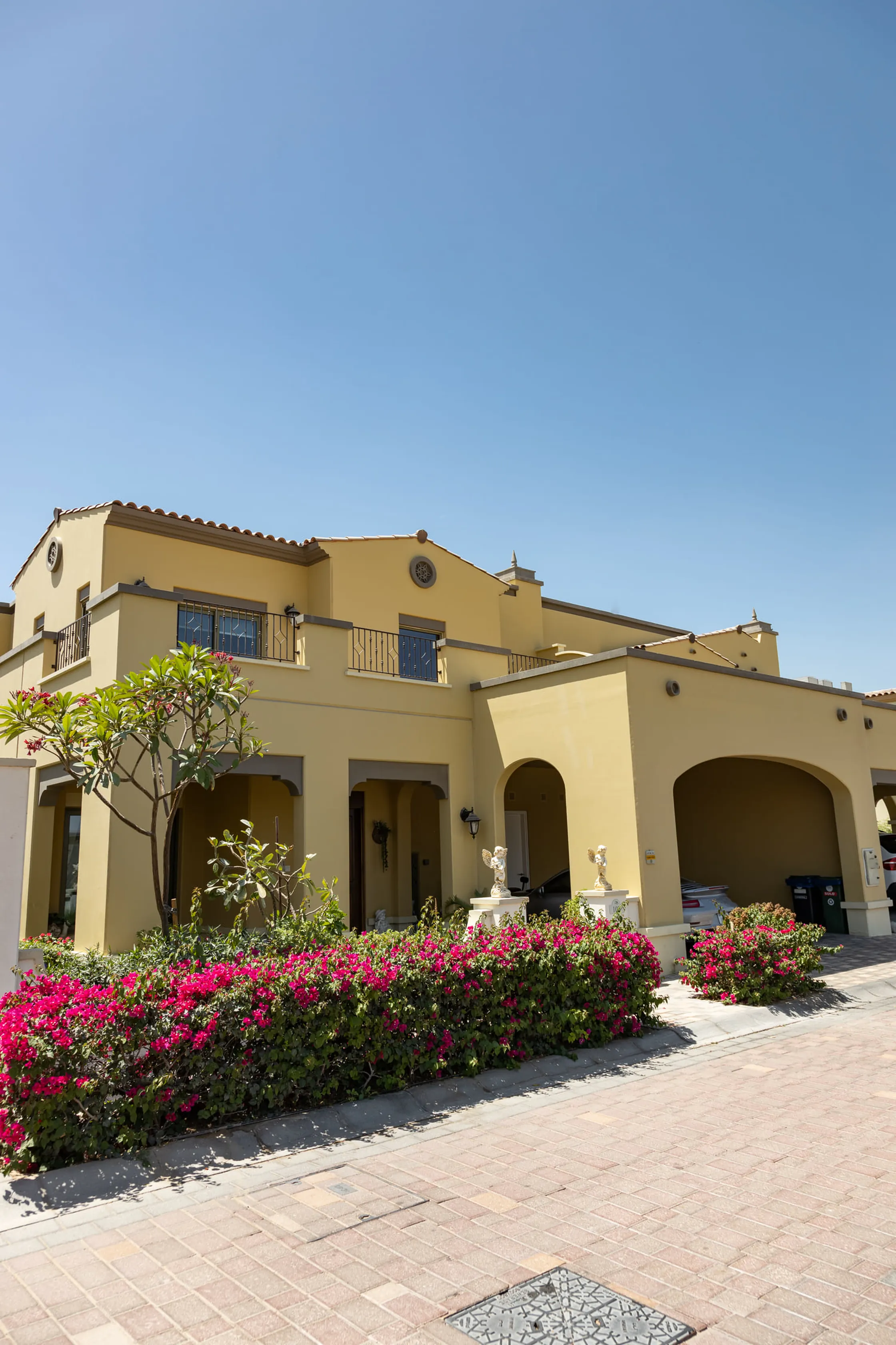 Mushrif Village di Select Group: Ville con 2 Camere da Letto a Mirdif Hills