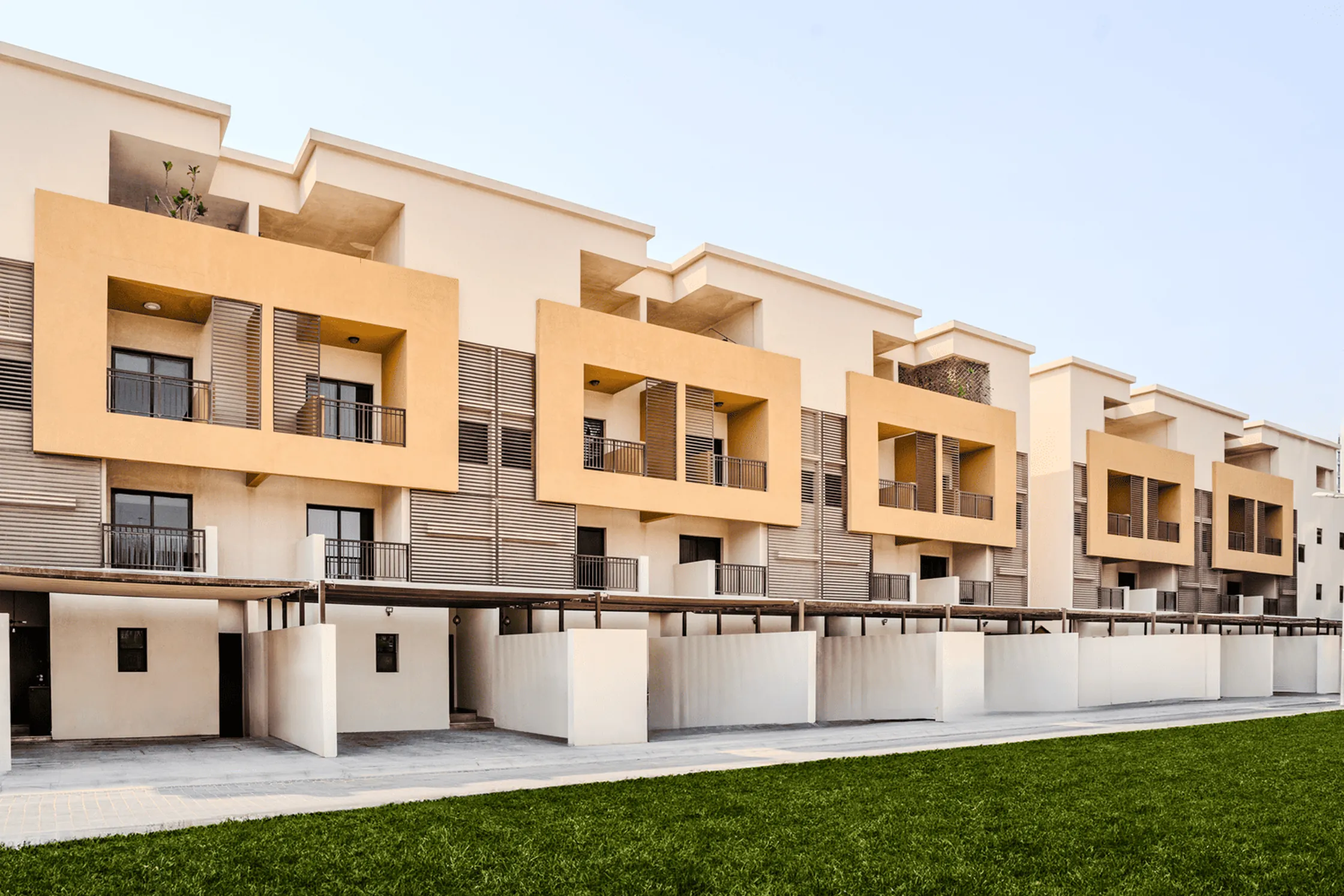 Sol Park: Residenze da 3 a 6 Camere da Letto di SOL Properties a JVC